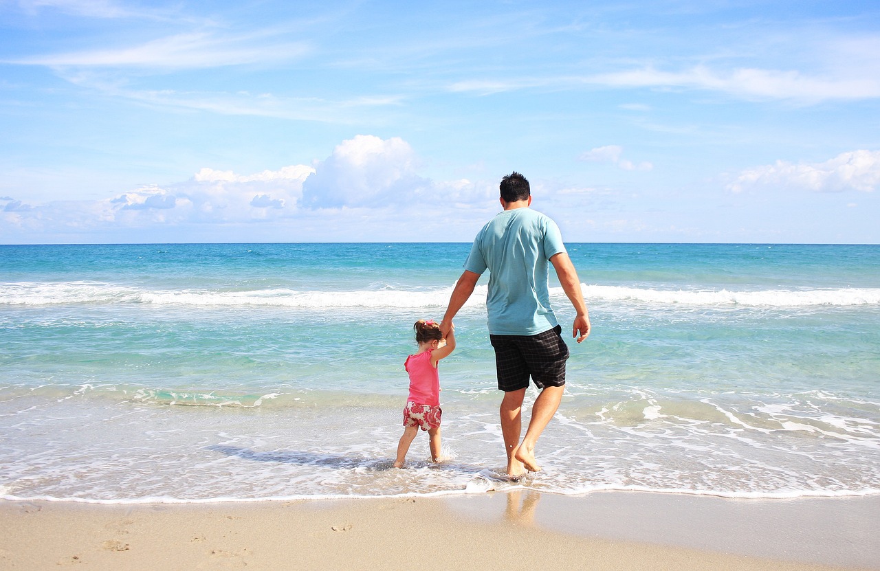 pipì in mare bambini